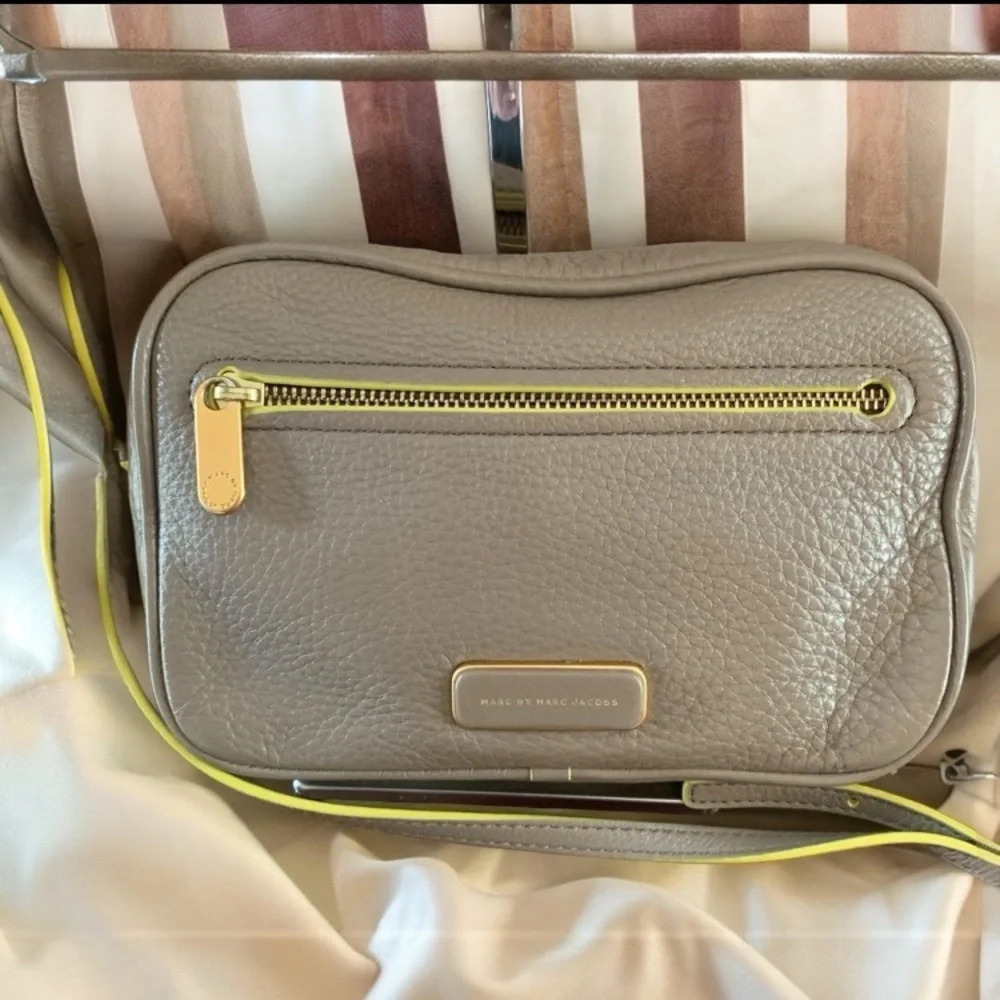 MARC By Marc Jacobs Sally Leather Crossbody Bag - EUC